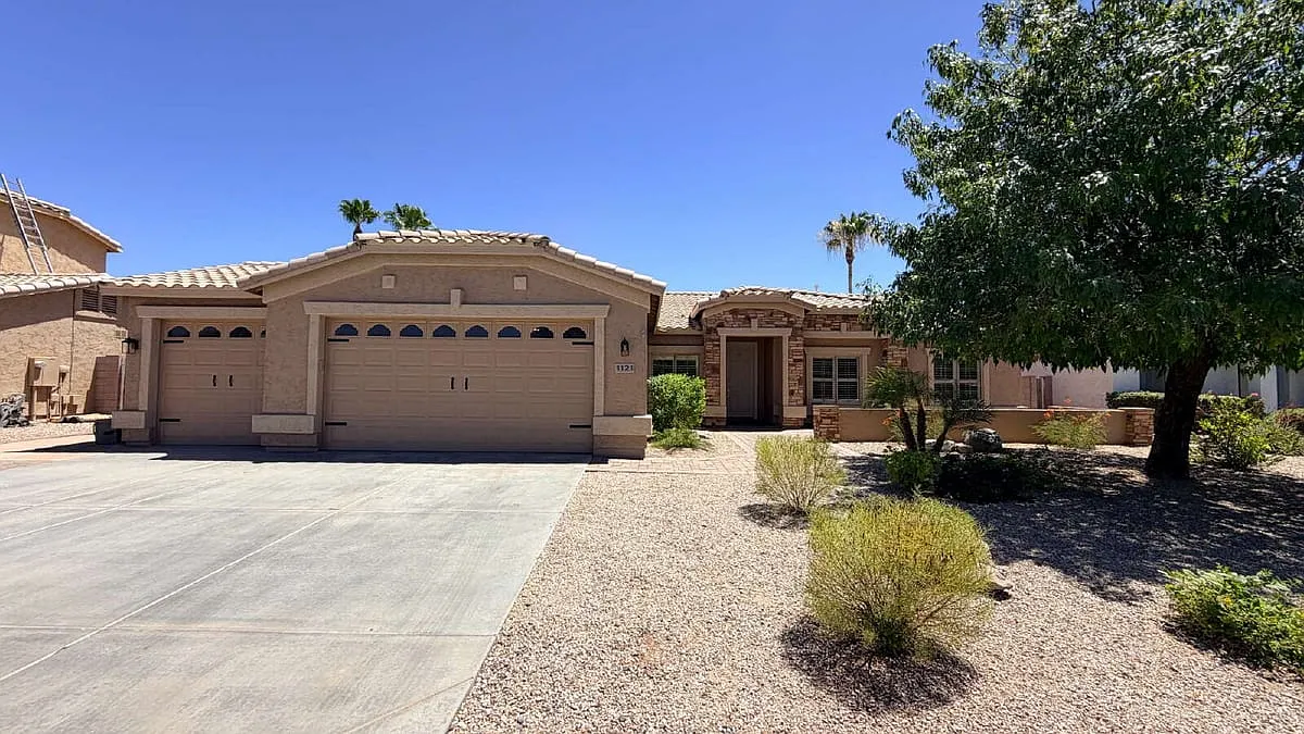 1121 East Powell Way — Photo 1