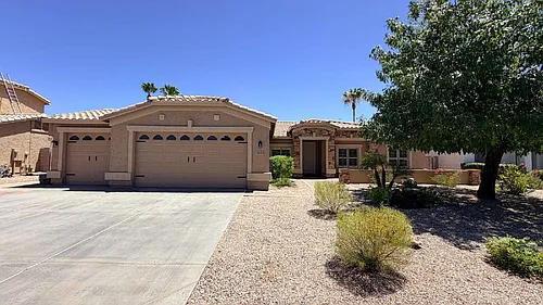 1121 E Powell Way Photo 1