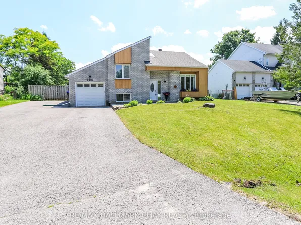 2281 Scythes St, Innisfil, ON L9S 1G7