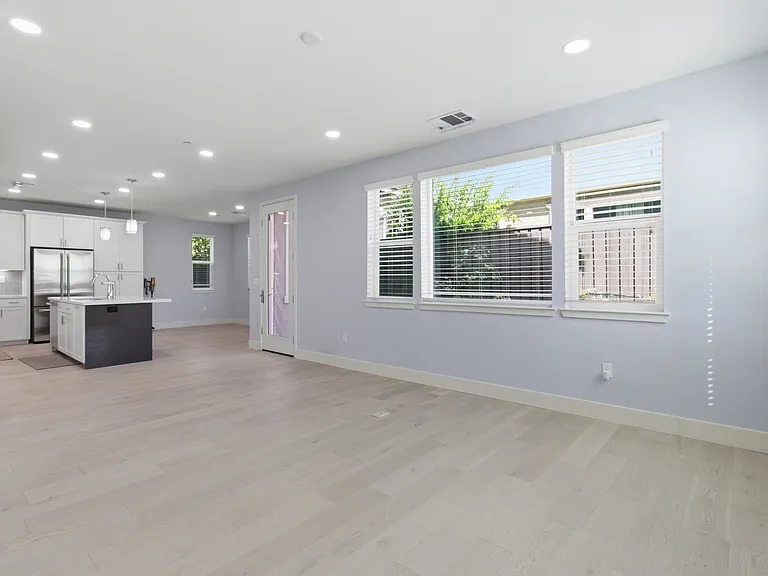 4013 Bothrin St — Photo 11