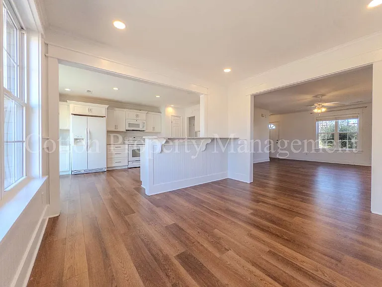 7106 Haven Way — Photo 8