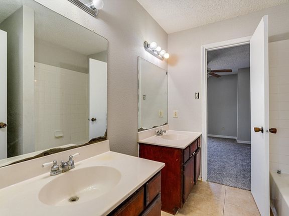 3rd image of 2822 Wimbledon Ct #D