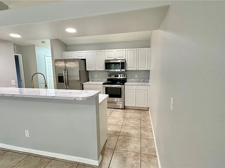 213 SE 24th Ave — Photo 5