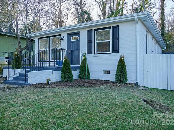 3rd image of 1747 Clairmont Dr