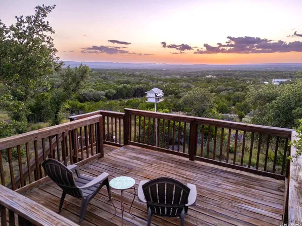 292 Phillip Dr, Pipe Creek, TX 78063