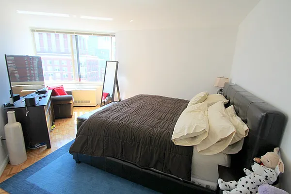 Rented by Nest Seekers International | media 50