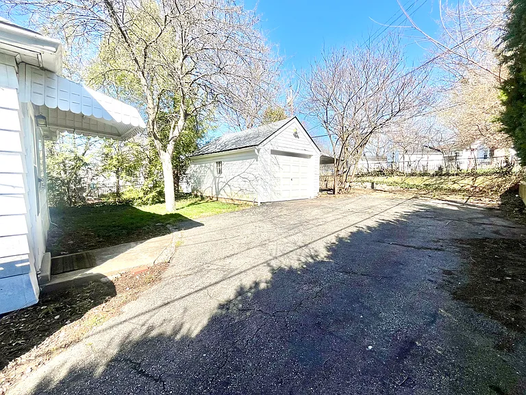 60 Constantia Ave — Photo 15