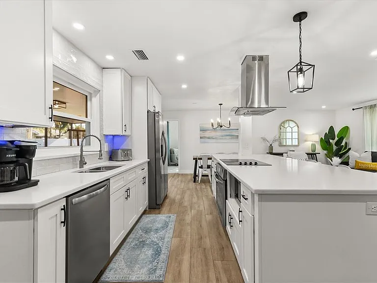 13923 Brewster Dr — Photo 14