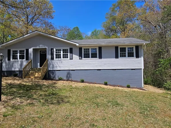 142 Alex Dr, Louisa, VA 23093