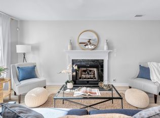 1717 Henley Rd, Charleston, SC 29412