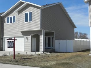 1716 Calgary Loop, Bismarck, ND 58503