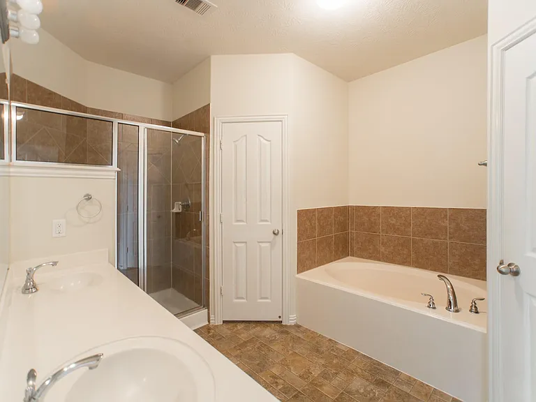 25531 Forest Springs Lake — Photo 29
