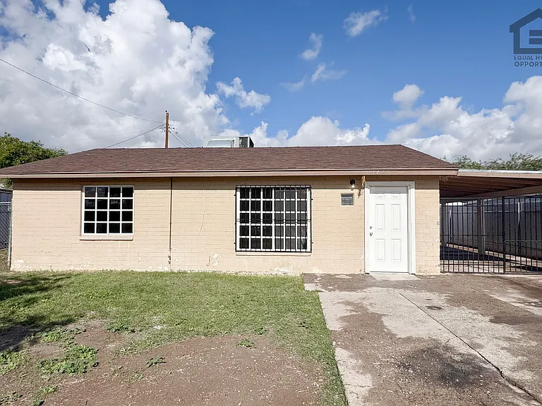 3422 E Culver St — Photo 3
