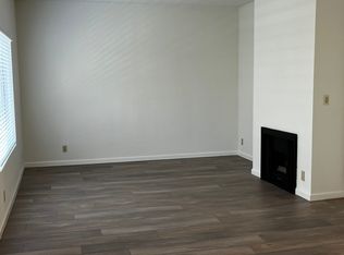 11155 Aqua Vista St APT 204, North Hollywood, CA 91602