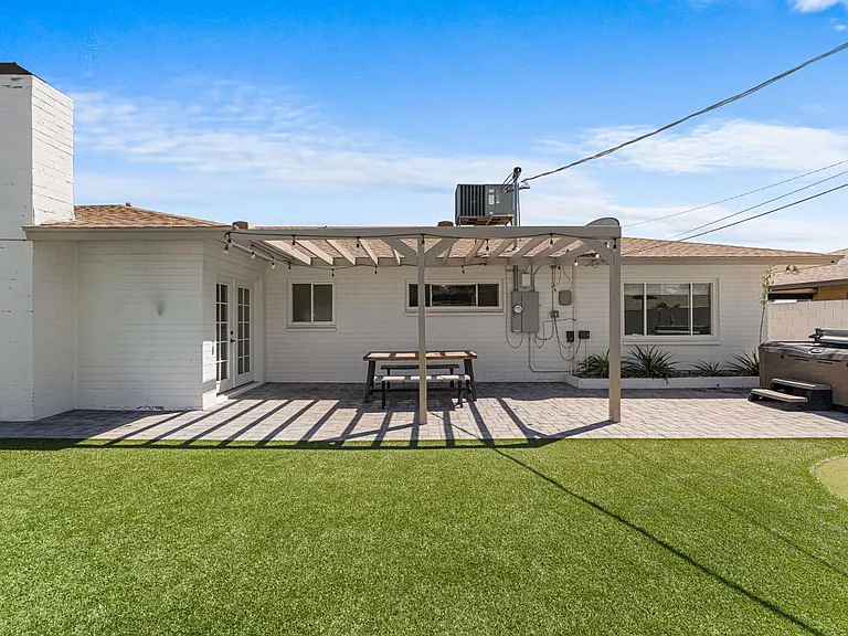8302 E Windsor Ave — Photo 33