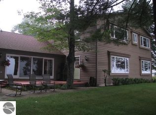 1151 Bay Dr, Tawas City, MI 48763