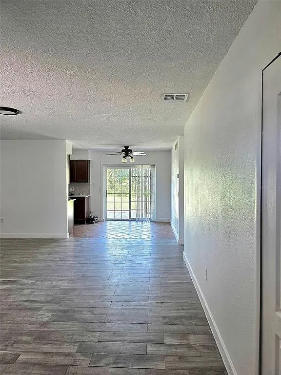 4 bed, 2.0 bath, 1336 sqft, $2,315 — Photo 3