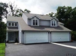 968 Sterling Ridge Dr, Rensselaer, NY 12144