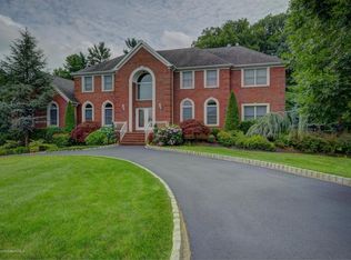 6 Tricorne Ct, Holmdel, NJ 07733
