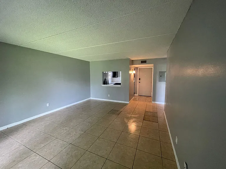 2874 Somerset Park Dr #203 — Photo 4
