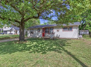 2042 Avon Dr, Denison, TX 75020