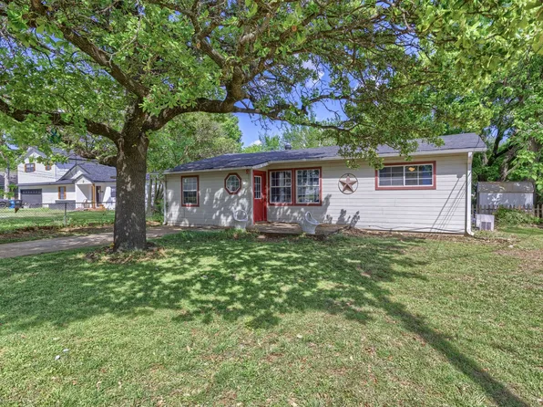 2042 Avon Dr, Denison, TX 75020