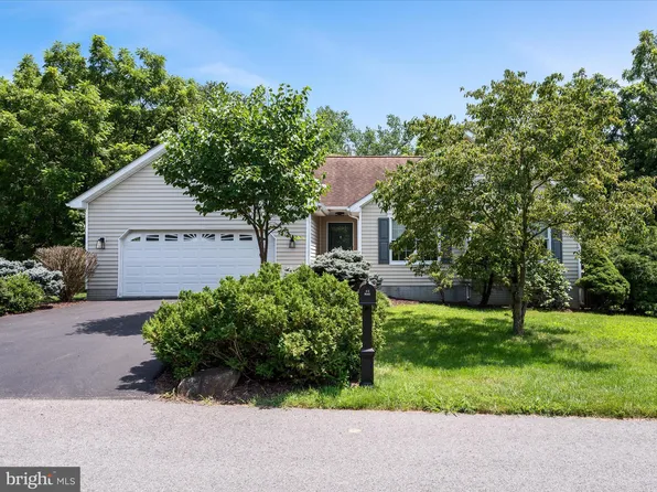 46 Flicker Ln, Kearneysville, WV 25430