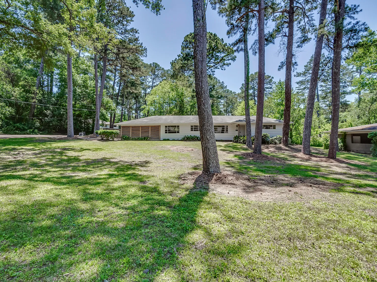 2051 Meadowbrook Rd — Photo 4