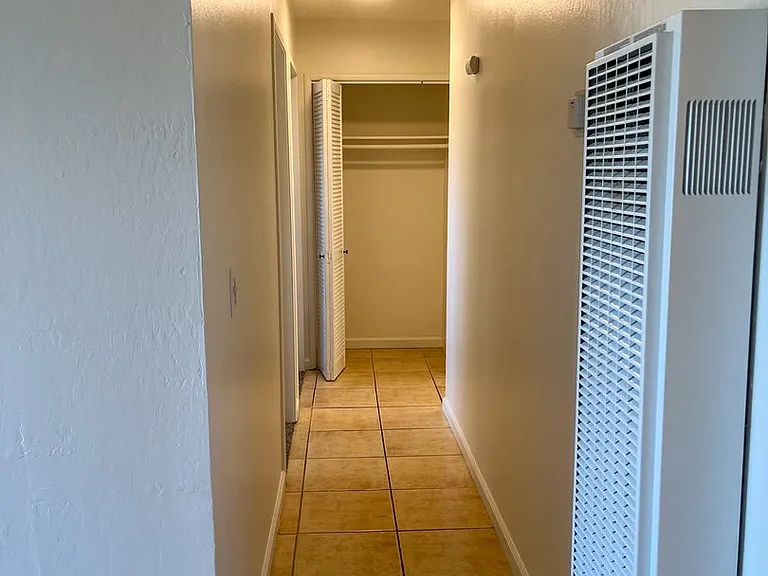2364 Las Plumas Ave — Photo 4