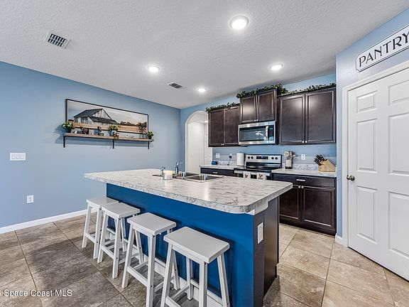 2nd image of 3054 Toulon Rd SE