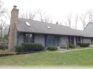 22 Lakewood Dr, Racine, WI 53402