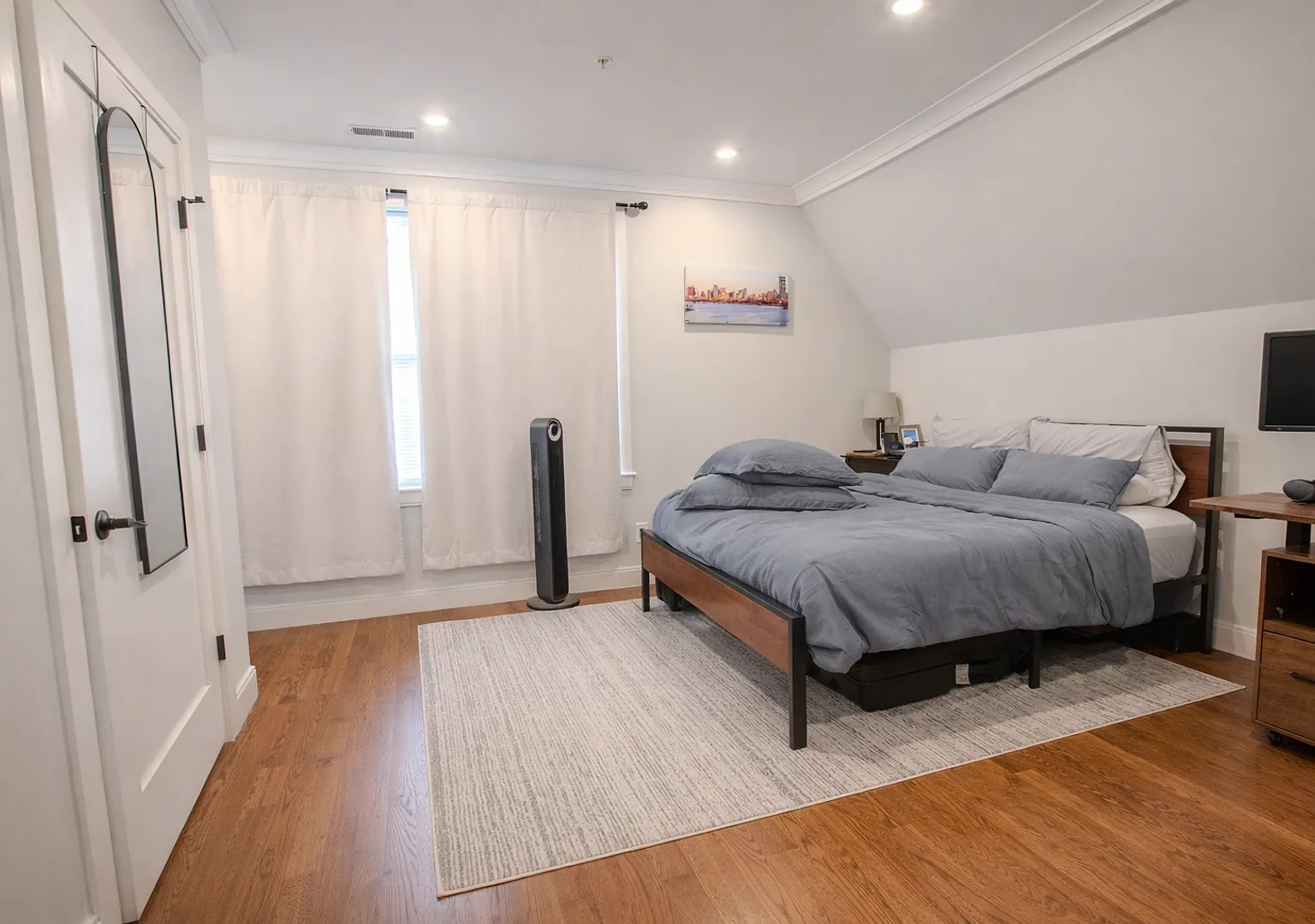 New Luxury Construction! No Fee, 2 baths, Pet Friendly, Laundry in Unit, Near T, 1 Parking Space ... — Photo 2