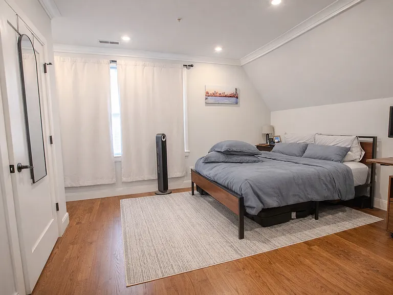 59 Quint Ave #13 — Photo 2