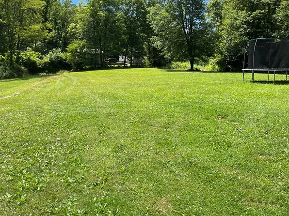 1759 Maple Fork Rd, Mount Hope, WV 25880