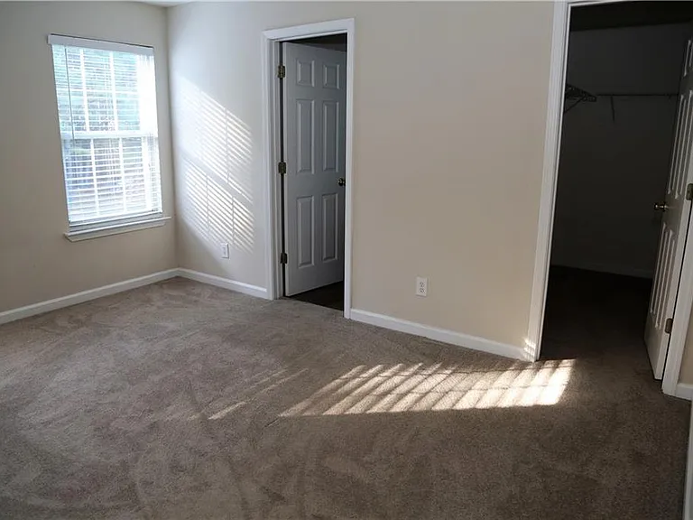 514 Carrington Ct — Photo 14