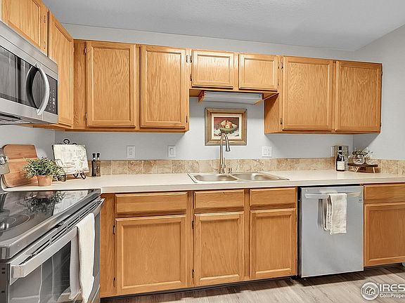 5th image of 156 Crabapple Dr