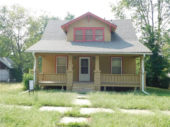 830 S Poplar St, Ottawa, KS 66067