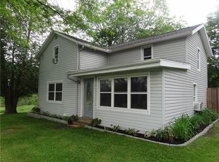 9476 Warsaw Rd, Le Roy, NY 14482