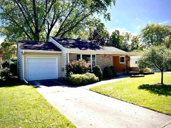 827 Colonial Ave, Green Bay, WI 54304
