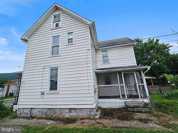 2nd image of 118 W Walnut St