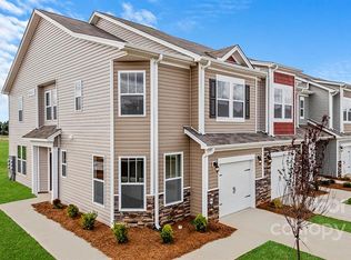 71 Creekview Rd, Hendersonville, NC 28792