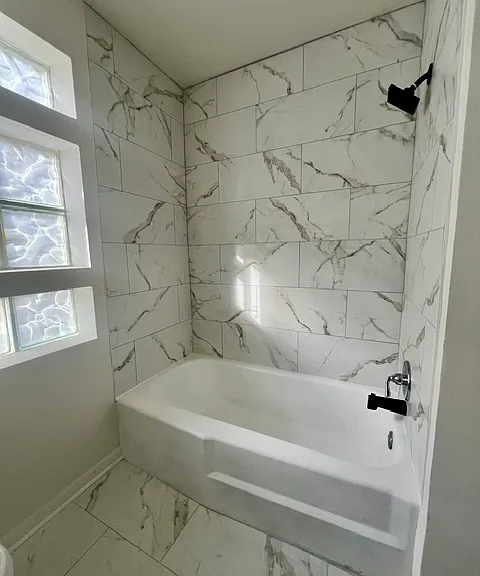 5714 N Jersey Ave #1E — Photo 2