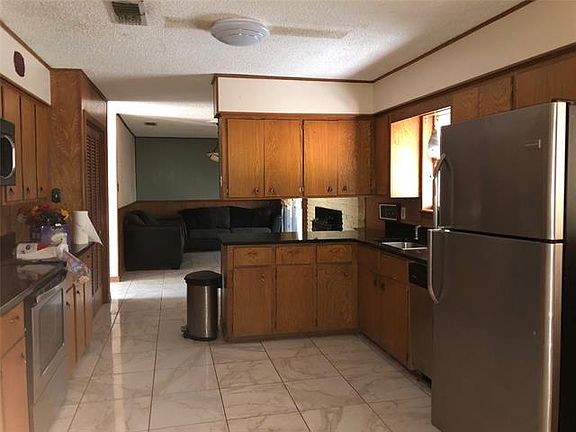 4th image of 509 Travis Dr