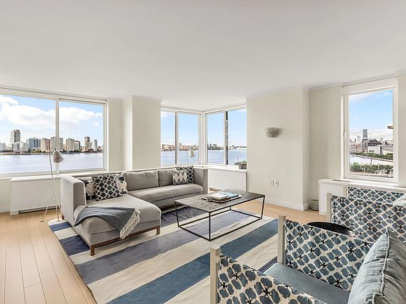3rd image of 212 Warren St APT 11L