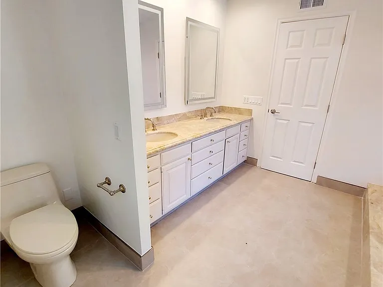 16545 Park Lane Cir — Photo 24