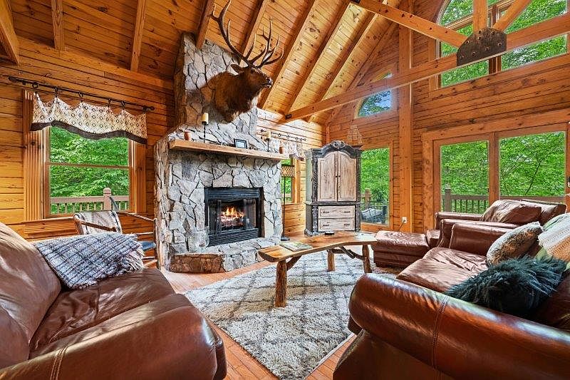 1st image of 49 Dandelion Ln