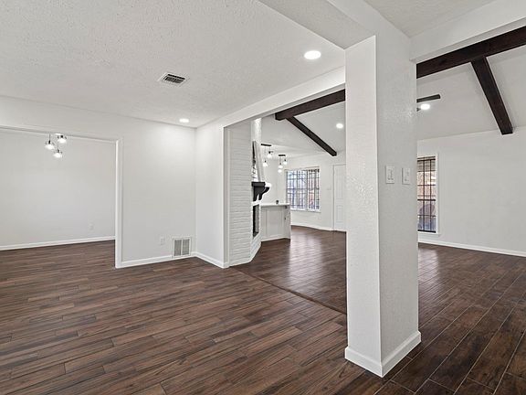 4th image of 15403 Blueridge Rd