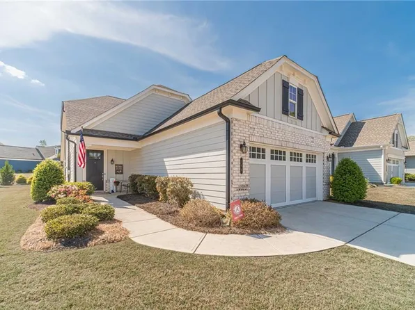 196 Chatuge Dr, Hoschton, GA 30548