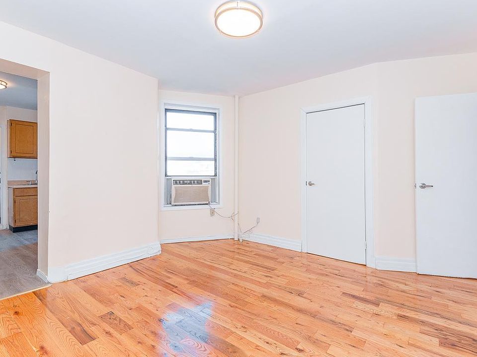 1st image of 134 Boerum St APT D3
