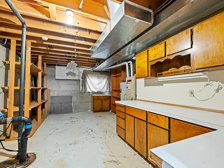 212 Edgewood Dr — Photo 30